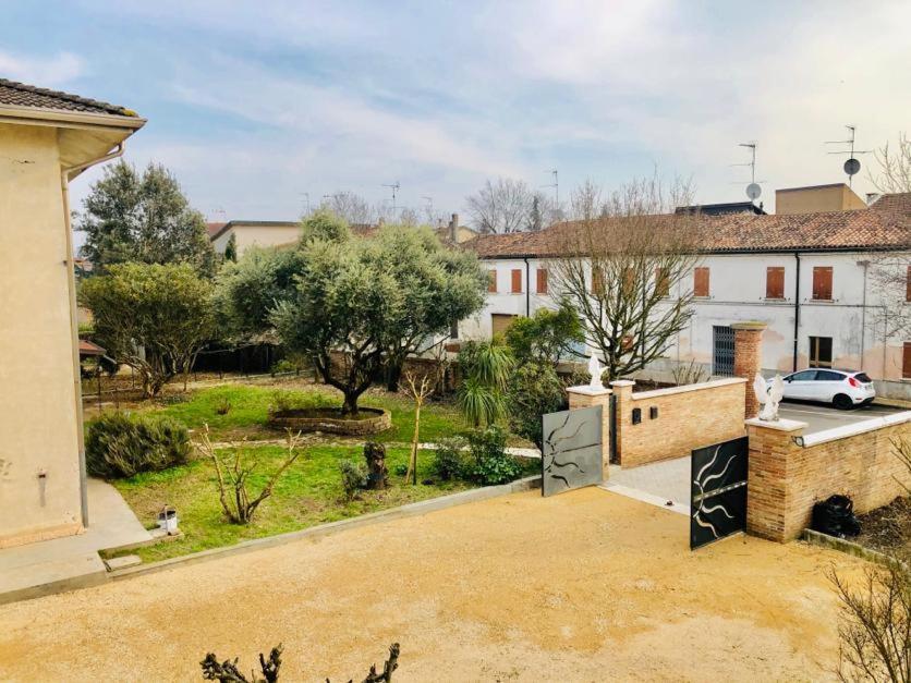 B&B Villa Ermanna Мантуя Экстерьер фото